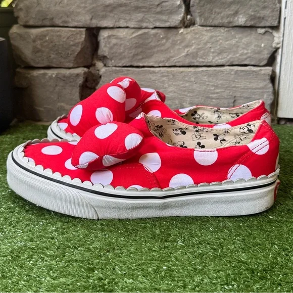 Vans Disney Minnie Mouse Polka Dots Bow Women’s Slip-On Shoes - Picture 3 of 11
